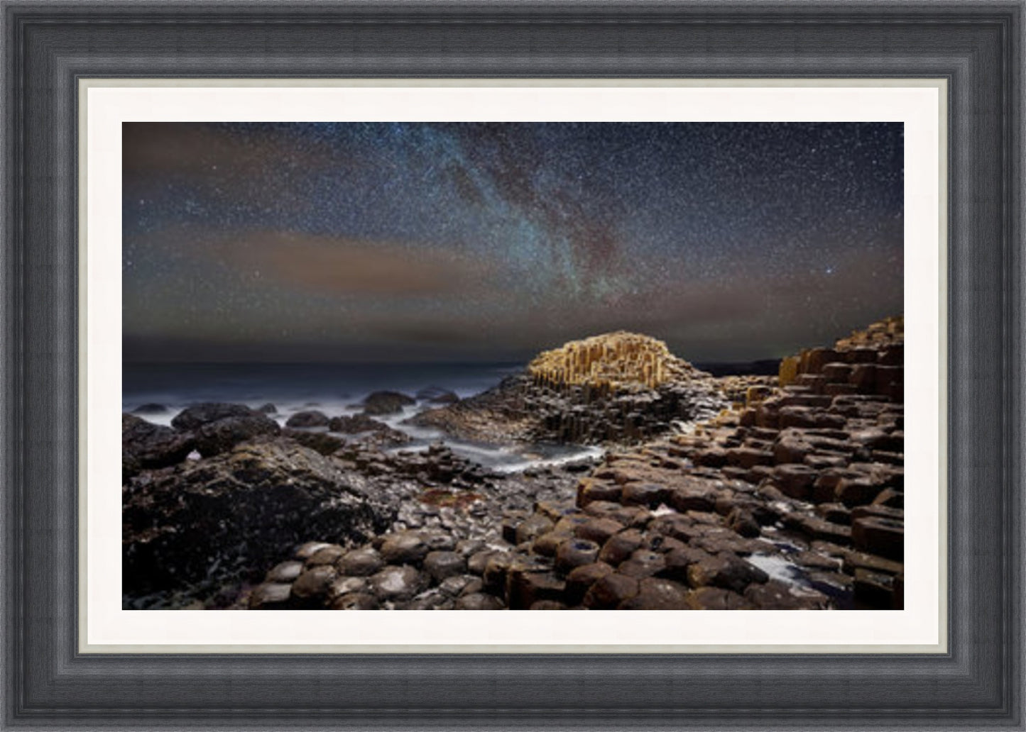 Stunning Giants Causeway (Frame: 2779 Grade 2)