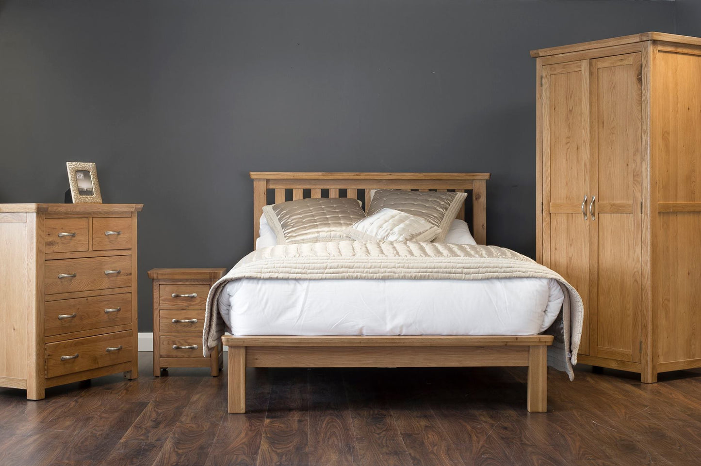 Manhattan Bedroom Range Oak