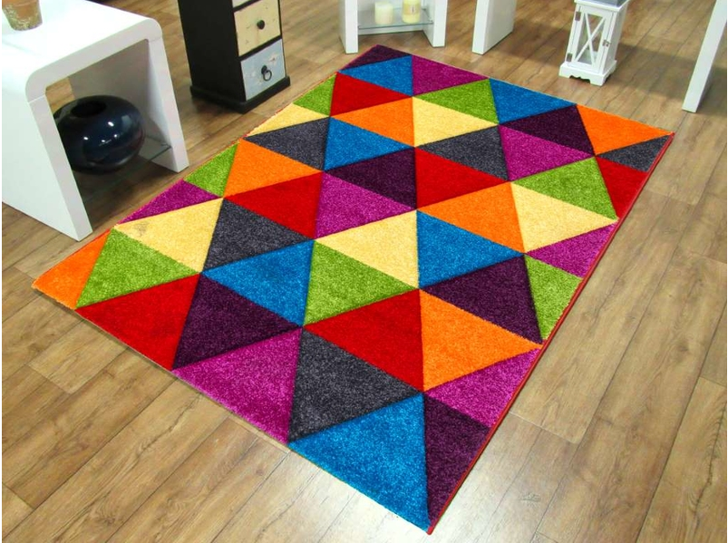 CANDY TRIANGLES RUG