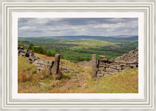 Walking the Dales (Frame 3010 Grade 1)