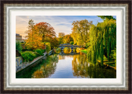 Autumn scenery of Cambridge City at the River Cam (Frame: 2217 Grade 2)